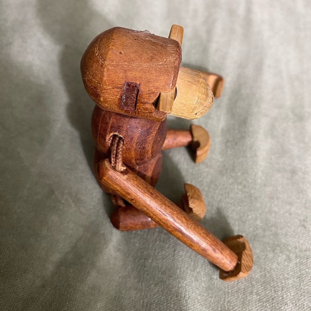 Wooden monkey with movable limbs has missing ears able to hang by hands feet #15 - Picture 4 of 6